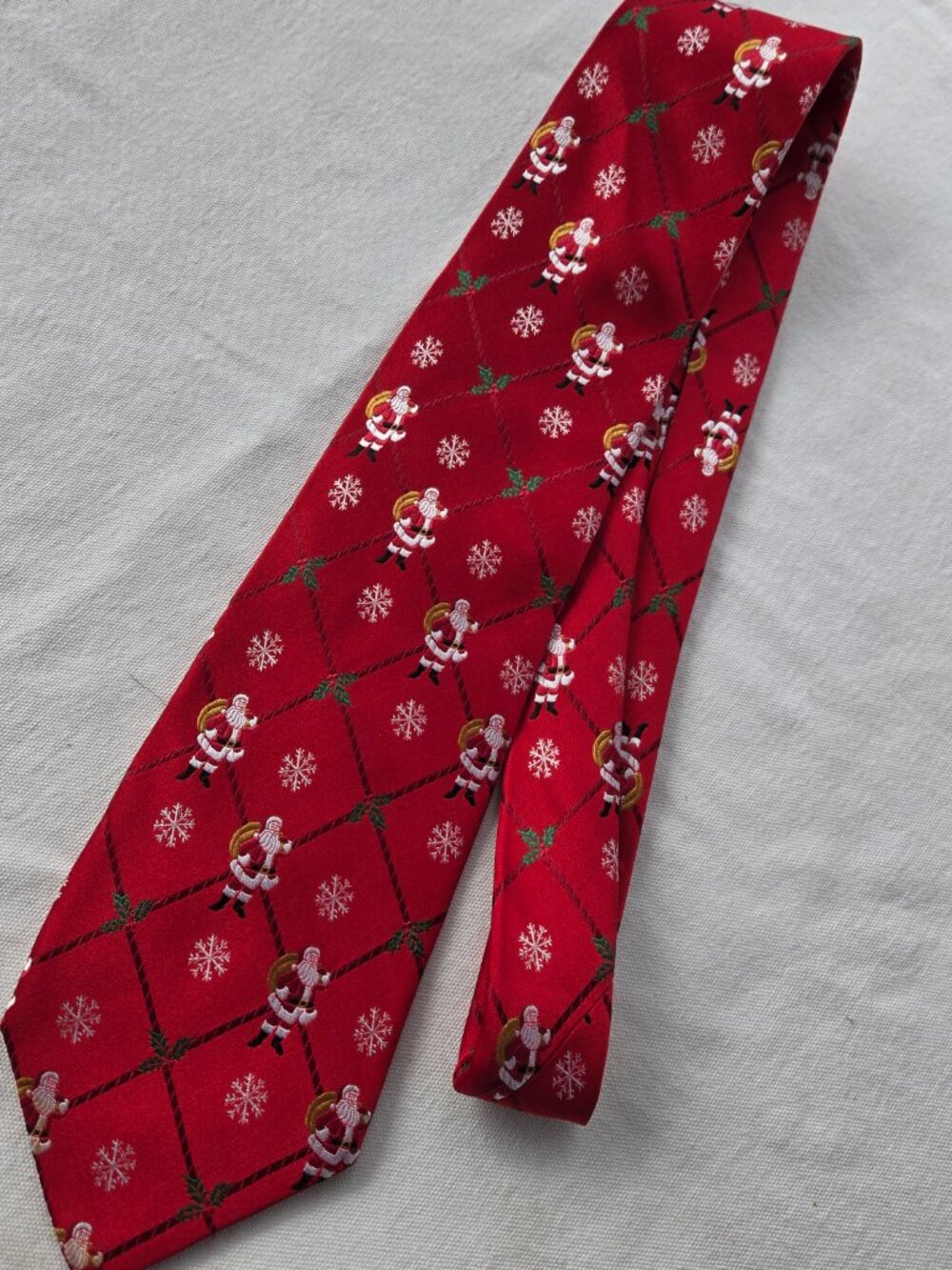Hallmark Holiday Traditions by MMG Santa with classic diamond pattern
